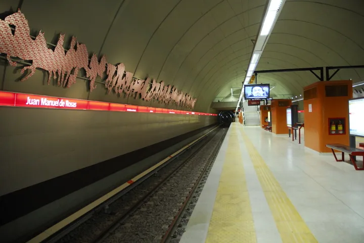 Estación Juan Manuel de Rosas de la línea B de subte